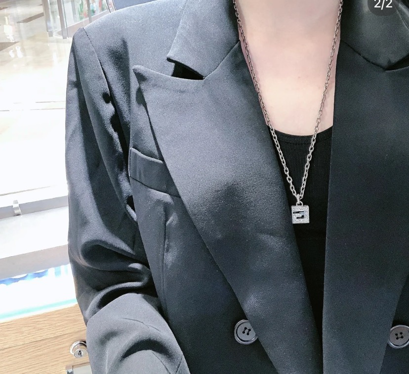 GUCCI スクエアGシルバーネックレス-BRAND OFF