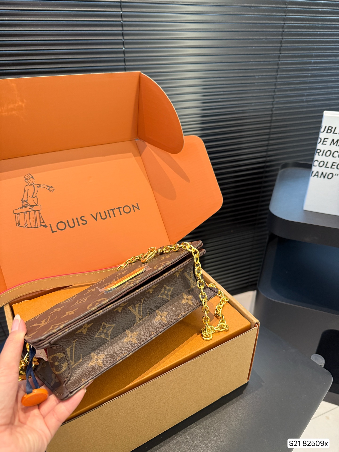 【LOUIS VUITTON旗艦店】ルイヴィトン Wallet On Chain Lily ハンドバッグ M82509-BRAND OFF