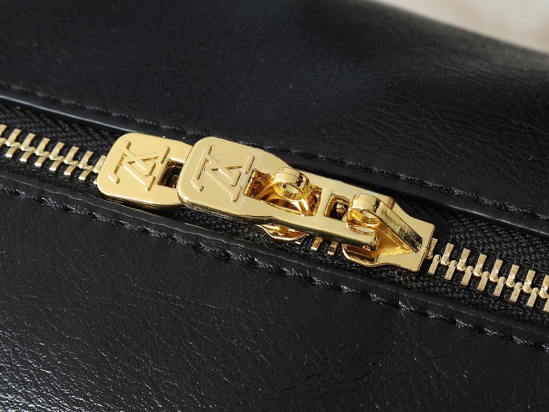 LOUIS VUITTON ルイヴィトン 大人気 ショルダーバッグ M13668 M13667-BRAND OFF