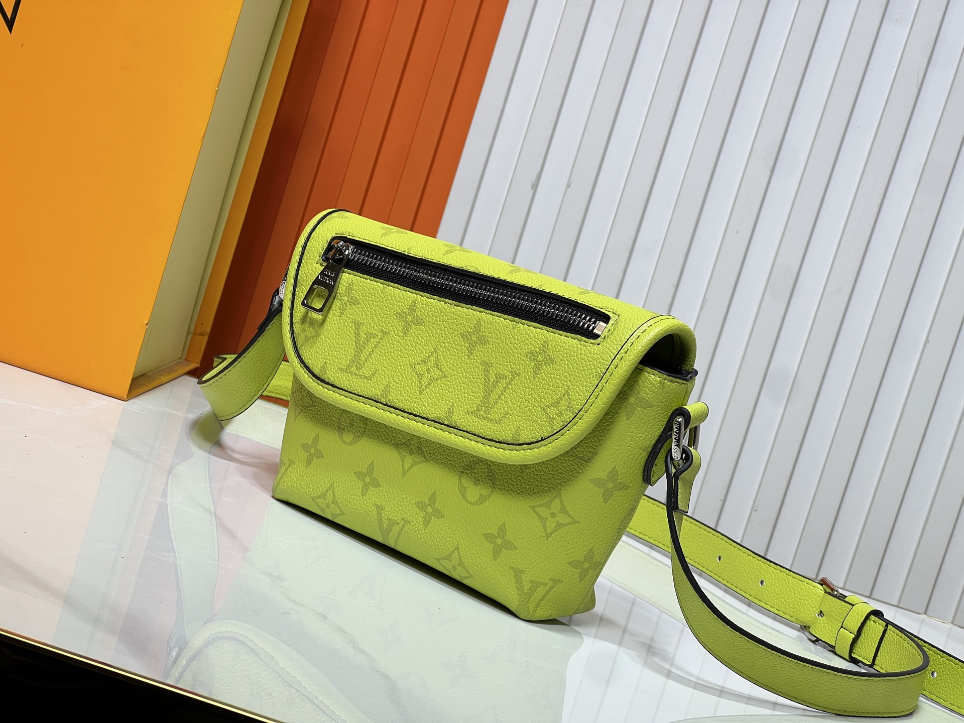 LOUIS VUITTON ルイヴィトン PULSE ショルダーバッグ M14079-BRAND OFF