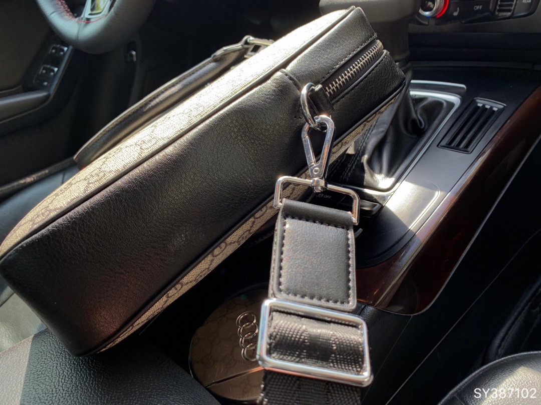 GUCCI 〔グッチ 〕ハンドバッグ-BRAND OFF