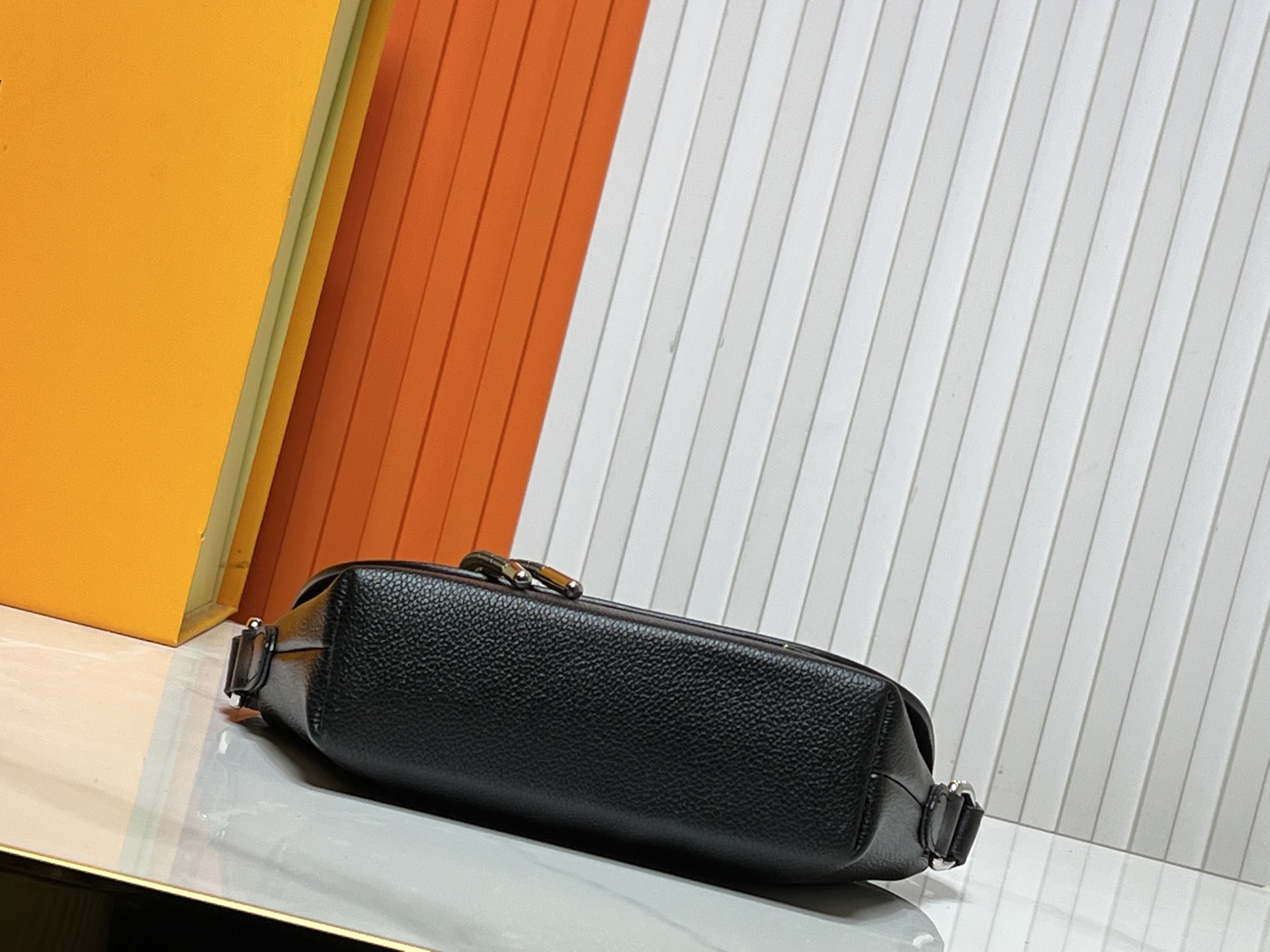 LOUIS VUITTON ルイヴィトン PULSE ショルダーバッグ M12618 M12625-BRAND OFF