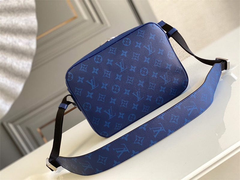LOUIS VUITTON アウトドア・メッセンジャー PM M30242-BRAND OFF