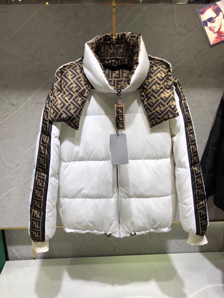 FENDI（フェンディ） ダウンジャケット、ご好評に付き再入荷！-BRAND OFF