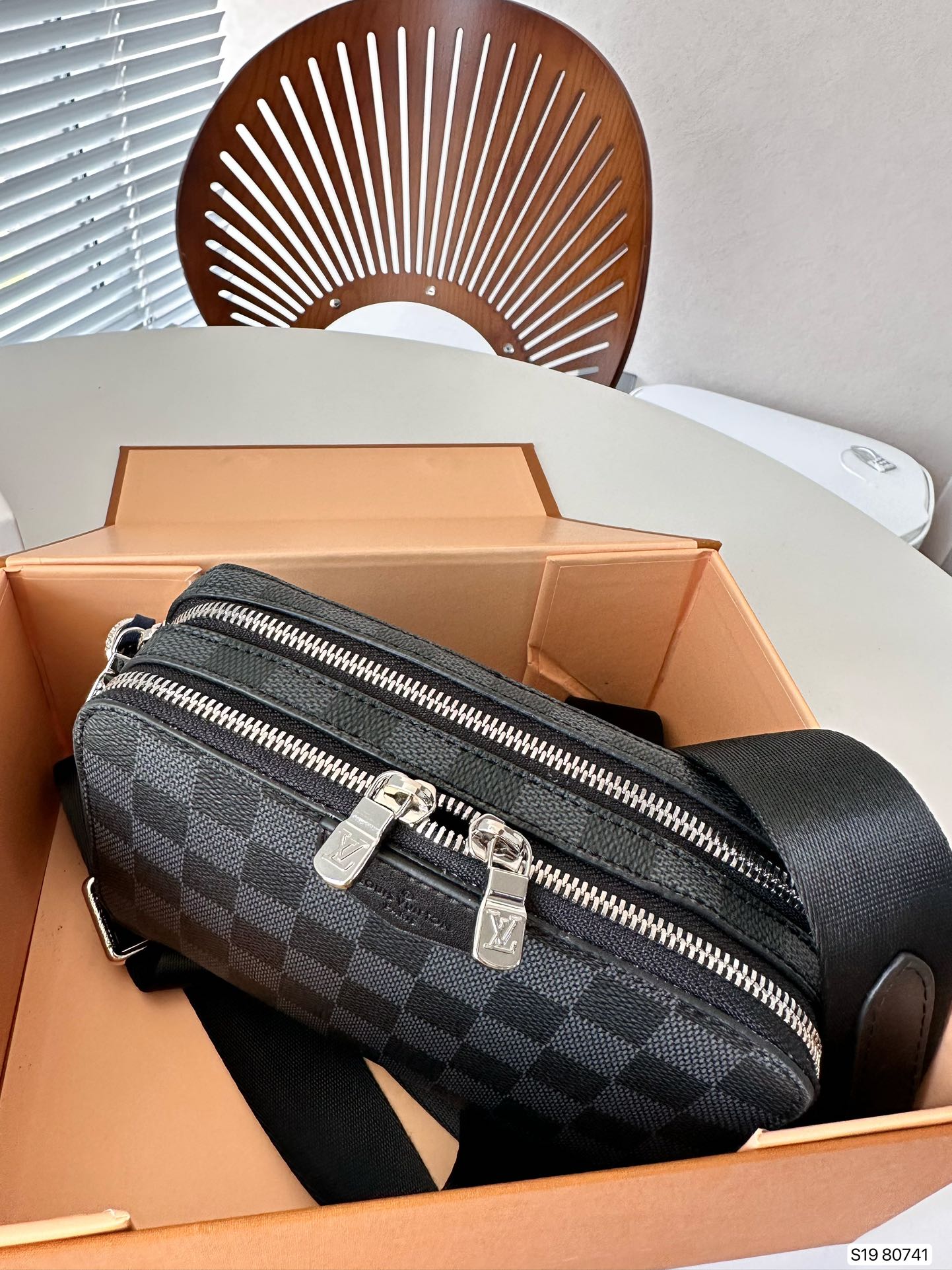 LOUIS VUITTON（ルイヴィトン） メッセンジャーバッグ M80741-BRAND OFF