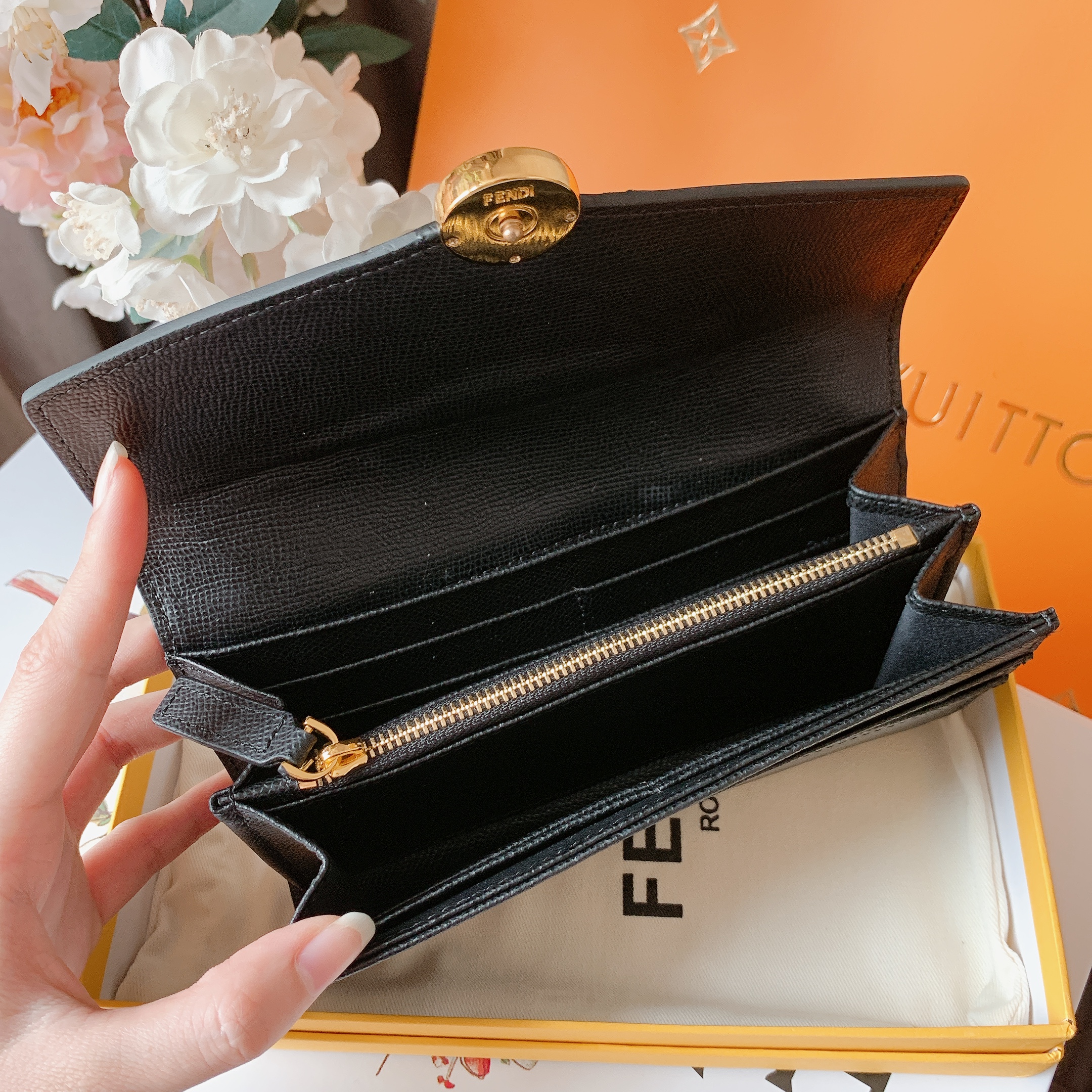 FENDI （フェンディ） 財布-BRAND OFF