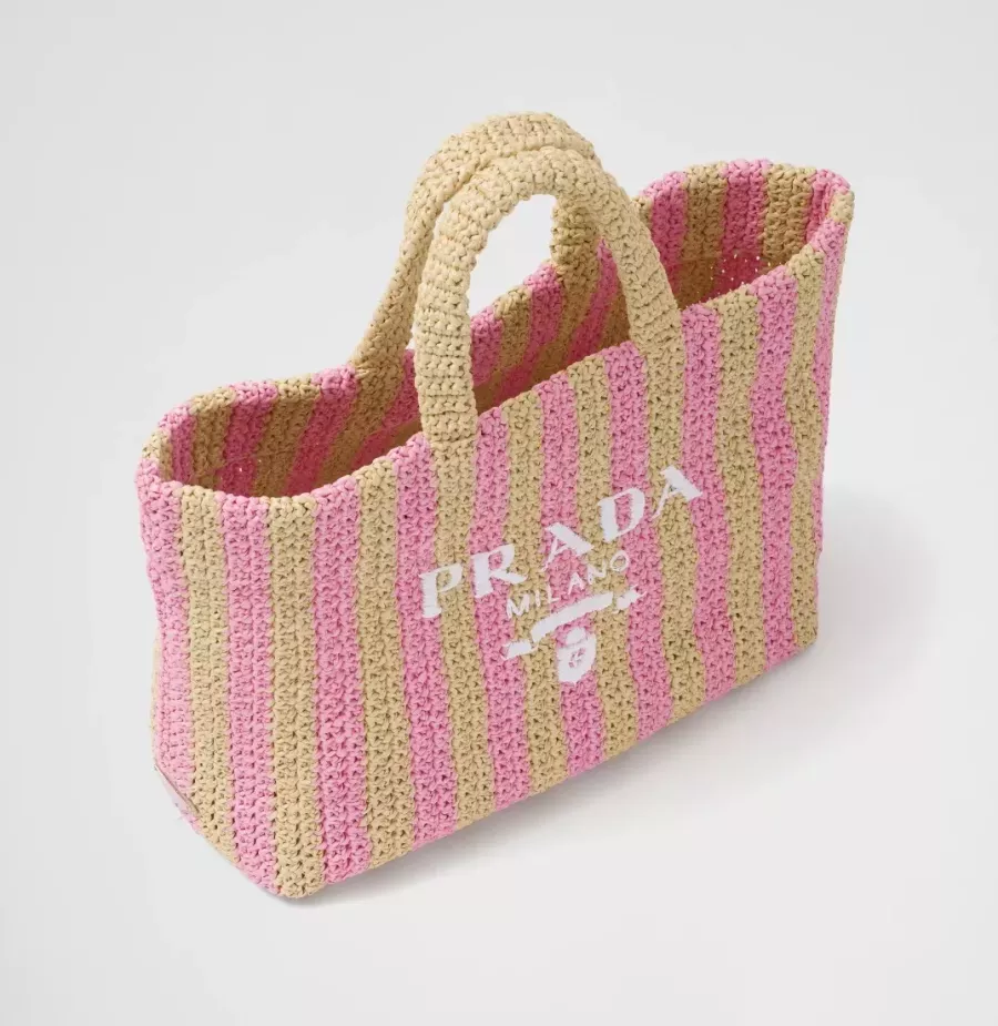 【PRADA】パリ限定！長澤まさみさん着用！夏らしいムードの大人気のラフィアトートバッグ！！-BRAND OFF