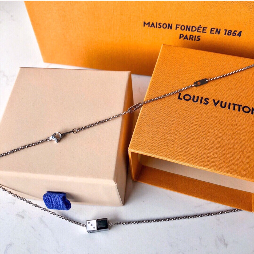 LOUIS VUITTON（ルイヴィトン）ダイス ネックレス-BRAND OFF