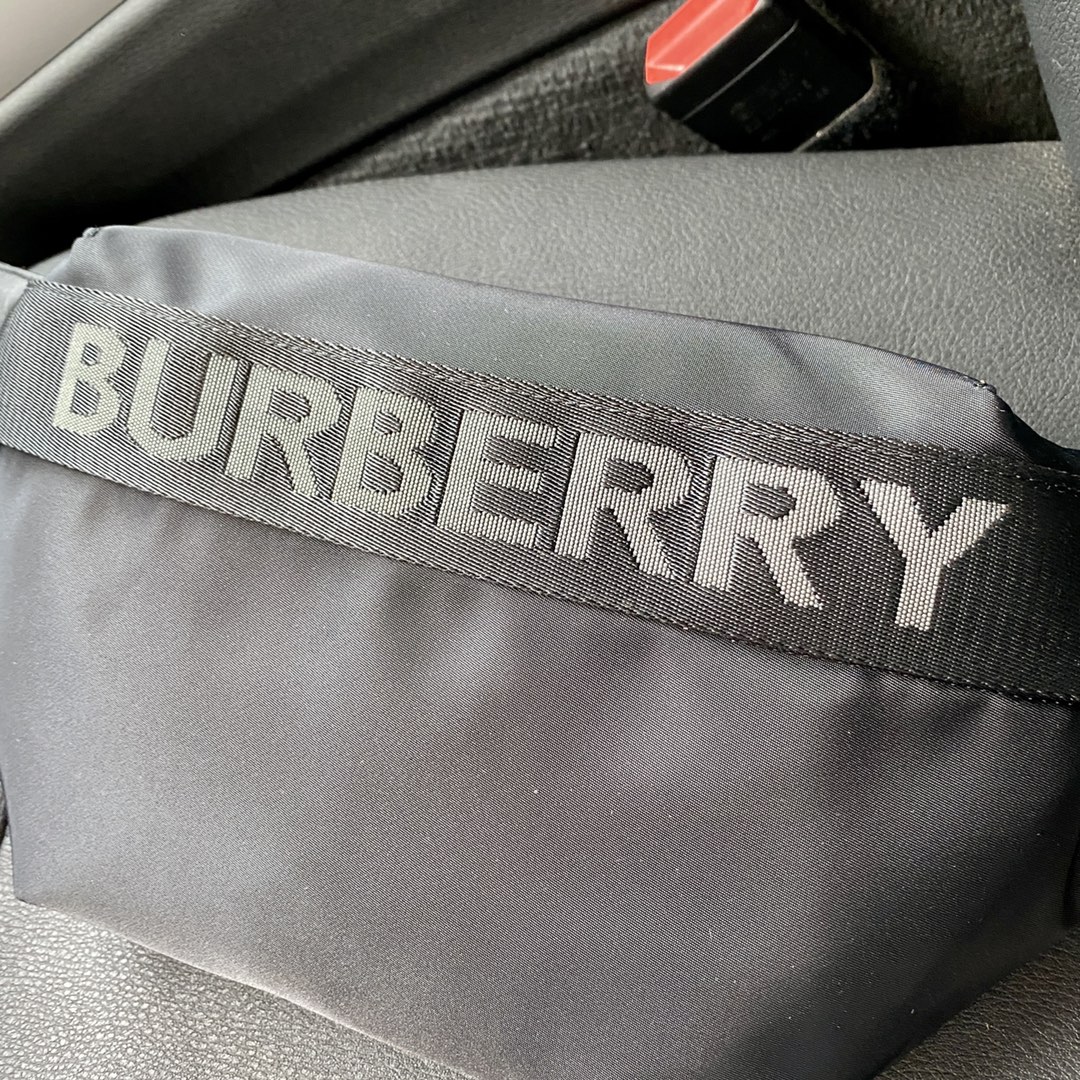 BURBERRY （バーバリー） ウエストバッグ 31X18X7CM-BRAND OFF