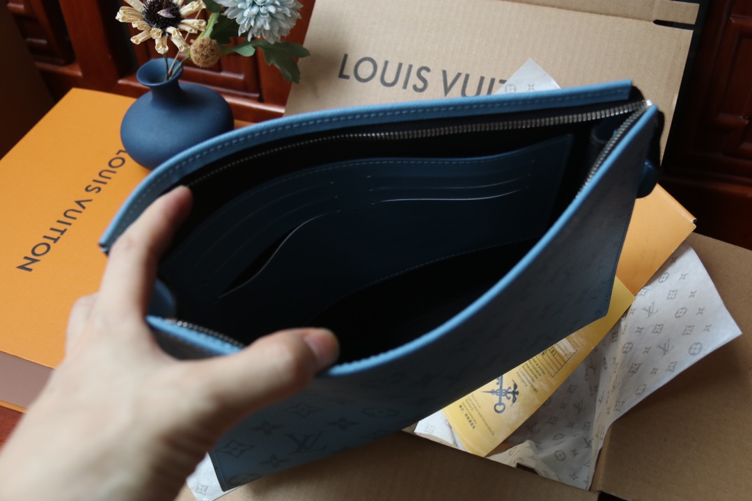 LOUIS VUITTON（ルイヴィトン）POCHETTE VOYAGE クラッチバッグ M61692-BRAND OFF