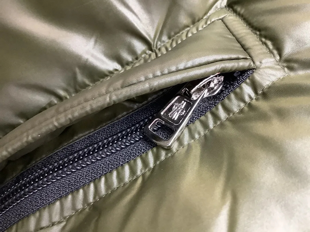 【Moncler全国送料無料】【即日出荷】新作数量限定予行販売モンクレールダウンジャケット-BRAND OFF
