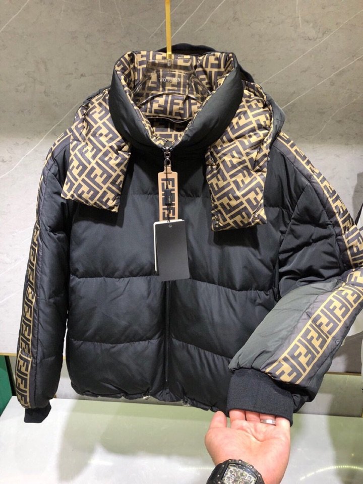 FENDI（フェンディ） ダウンジャケット、ご好評に付き再入荷！-BRAND OFF