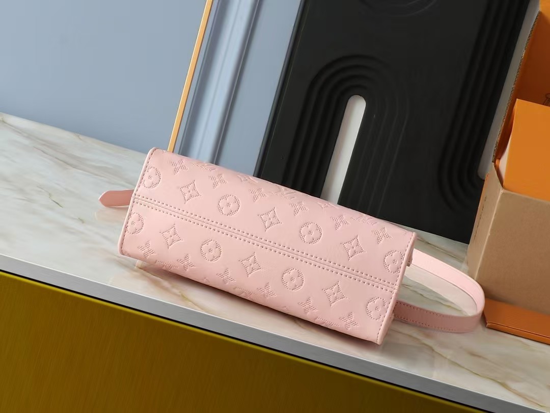 【LOUIS VUITTON】ルイ・ヴィトン★ONTHEGO EAST WEST★バッグ M11274-BRAND OFF