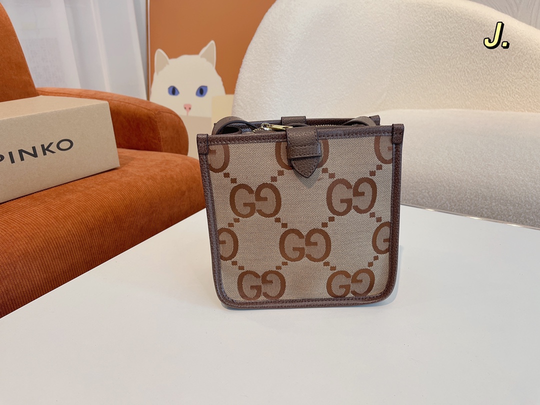 GUCCI〔グッチ〕GGショルダーバッグ 21X12X20CM-BRAND OFF