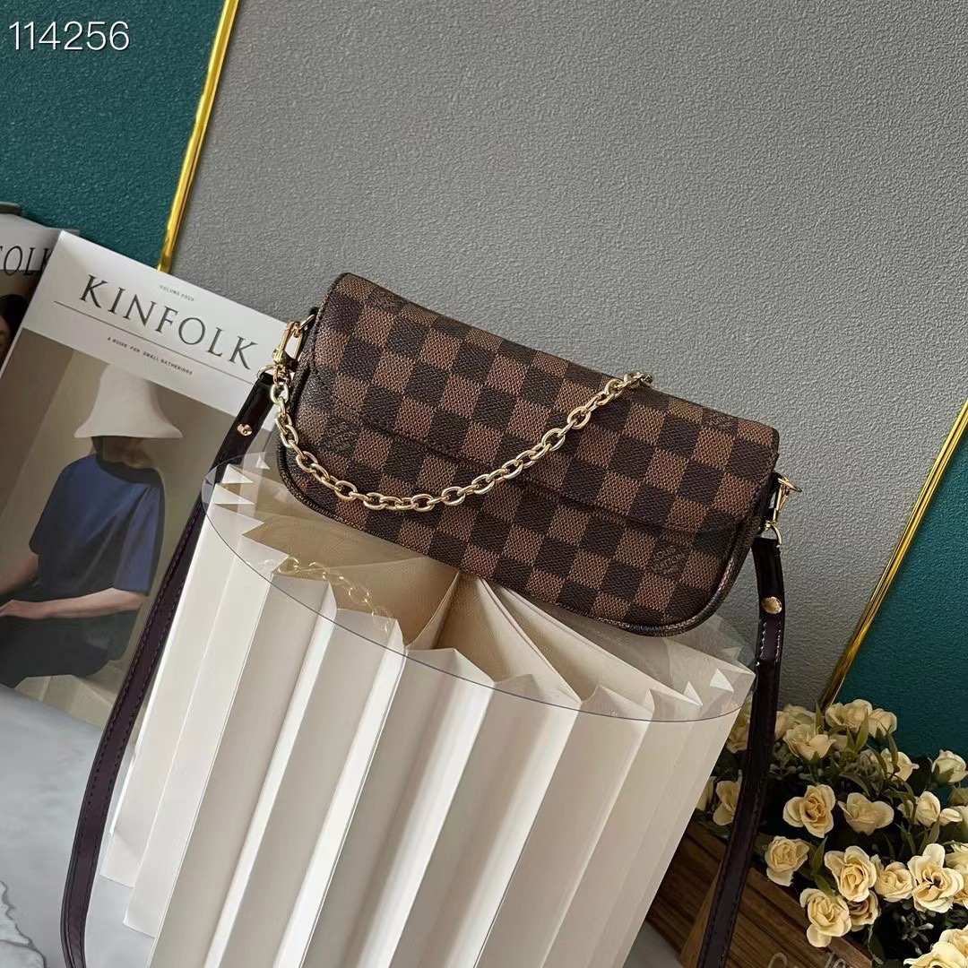 LOUIS VUITTON ルイヴィトン Wallet On Chain Ivy M81992-BRAND OFF