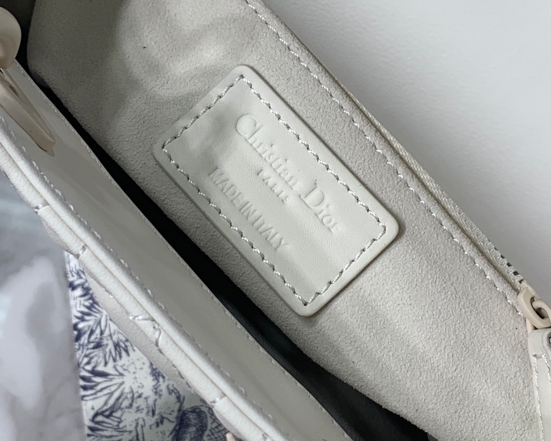 新作☆国内発送【Dior】LADY D-LITE-BRAND OFF