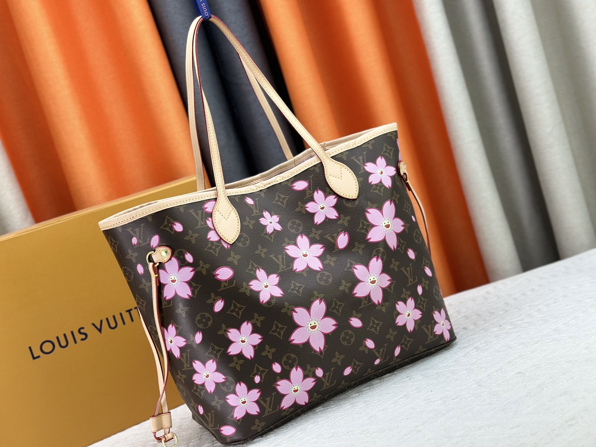 LOUIS VUITTON（ルイヴィトン）NEVERFULL ミドルサイズのハンドバッグ-BRAND OFF