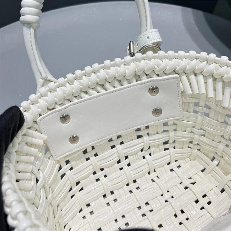 Balenciaga BISTRO XXS ストラップ付きバスケット ホワイト6780282IE3Y9000-BRAND OFF