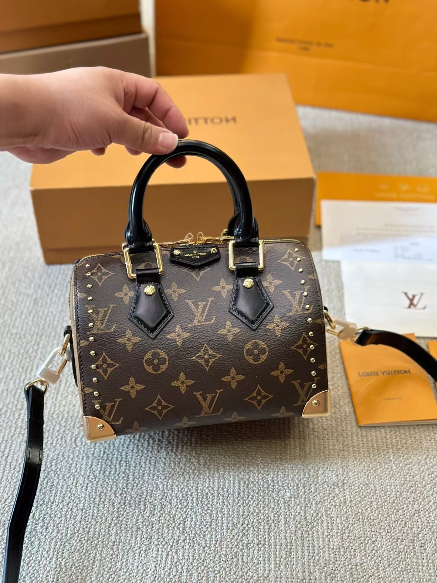 【LOUIS VUITTON】ルイ・ヴィトン★CRUISE★枕バッグ M13146-BRAND OFF