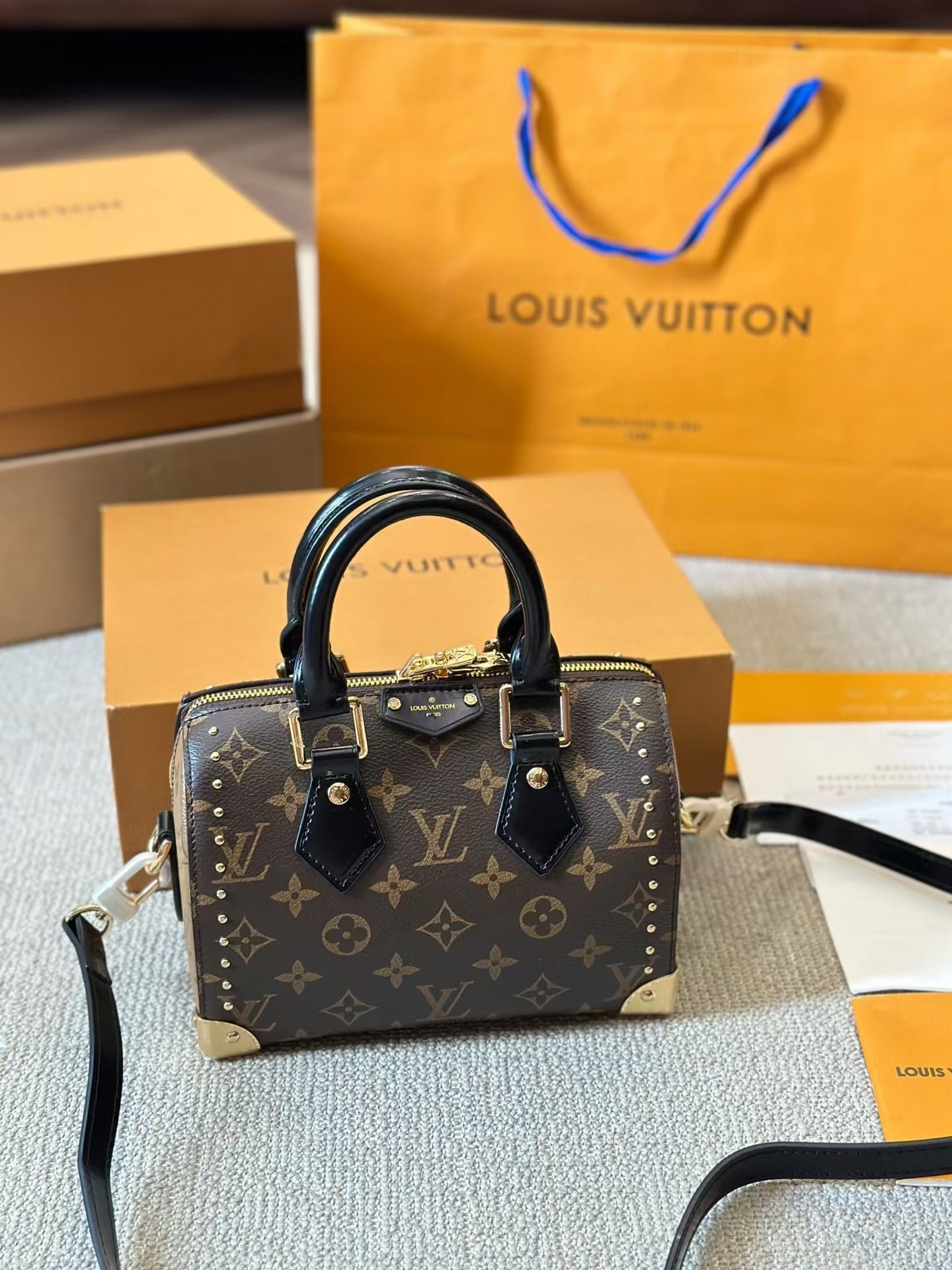 【LOUIS VUITTON】ルイ・ヴィトン★CRUISE★枕バッグ M13146-BRAND OFF