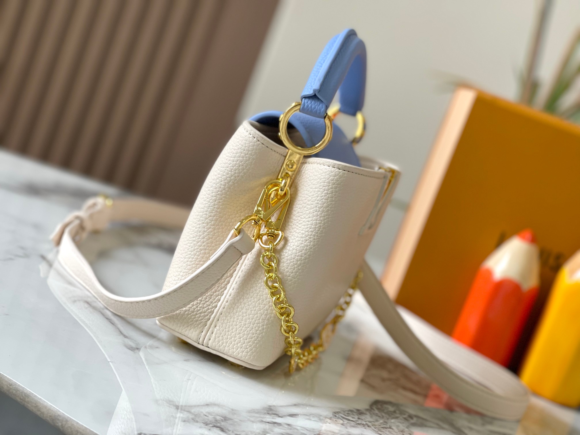 LOUIS VUITTON ルイヴィトン CAPUCINES クロスボディバッグ-BRAND OFF