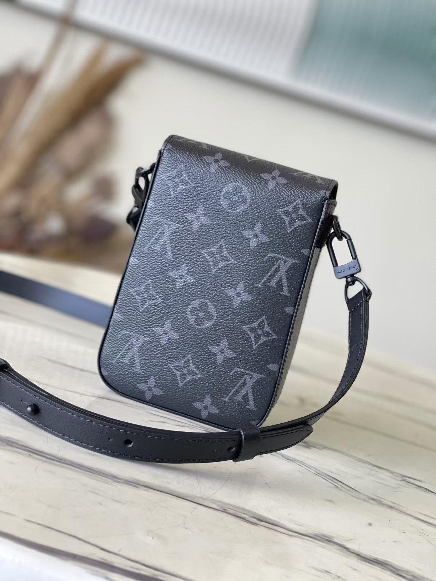 LOUIS VUITTON★S-LOCK VERTICAL ★ ショルダーバッグ-BRAND OFF