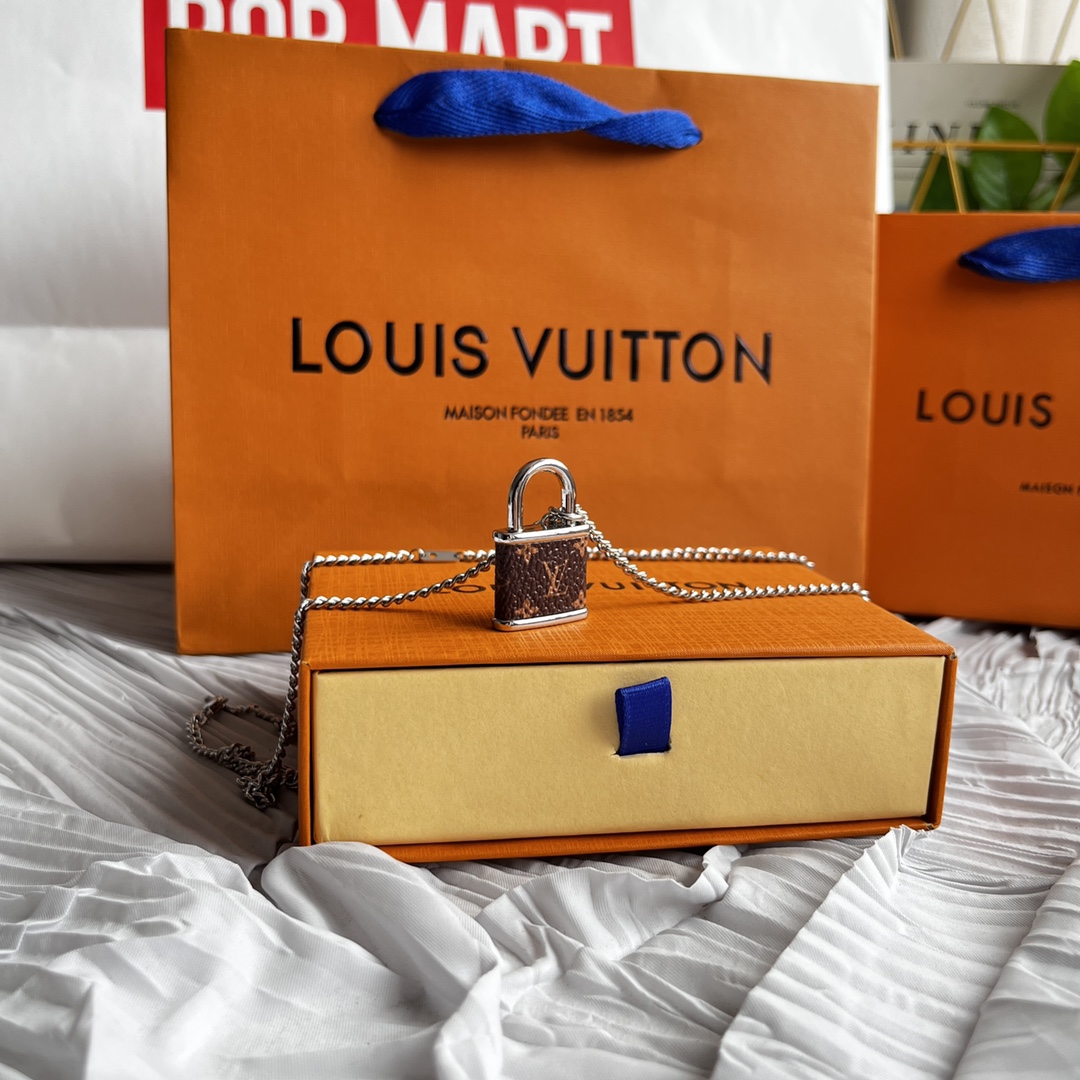 LOUIS VUITTON（ルイヴィトン）LOCK ネックレス M00525-BRAND OFF