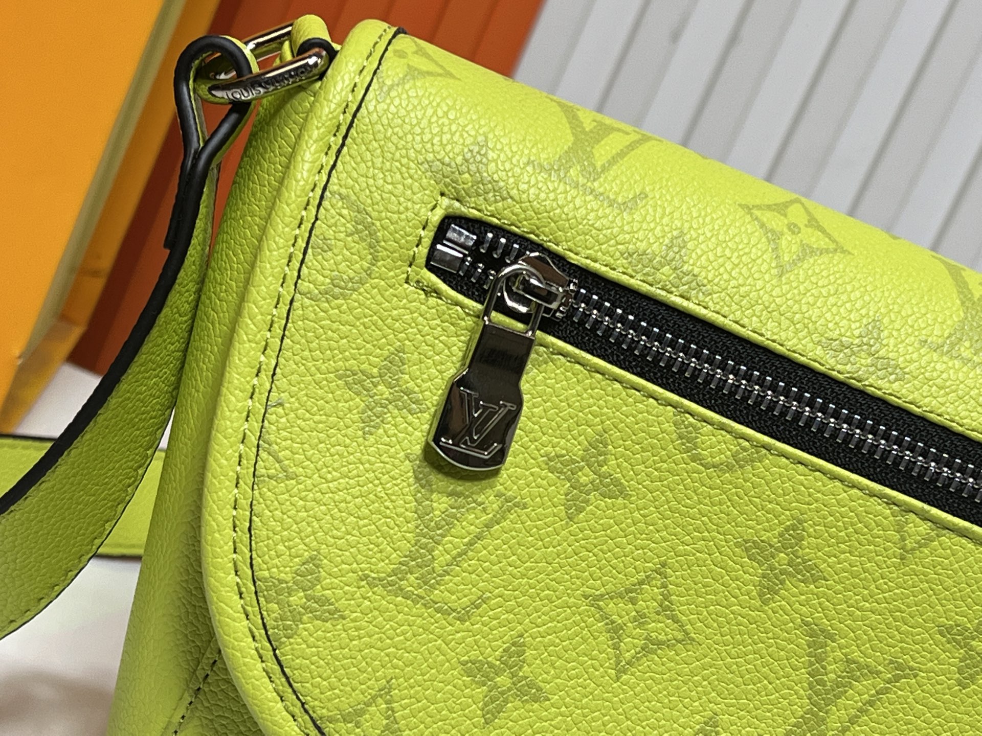 LOUIS VUITTON ルイヴィトン PULSE ショルダーバッグ M14079-BRAND OFF