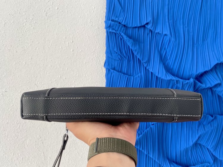 Hermes(エルメス) クラッチバッグ 28 x 17 cm-BRAND OFF
