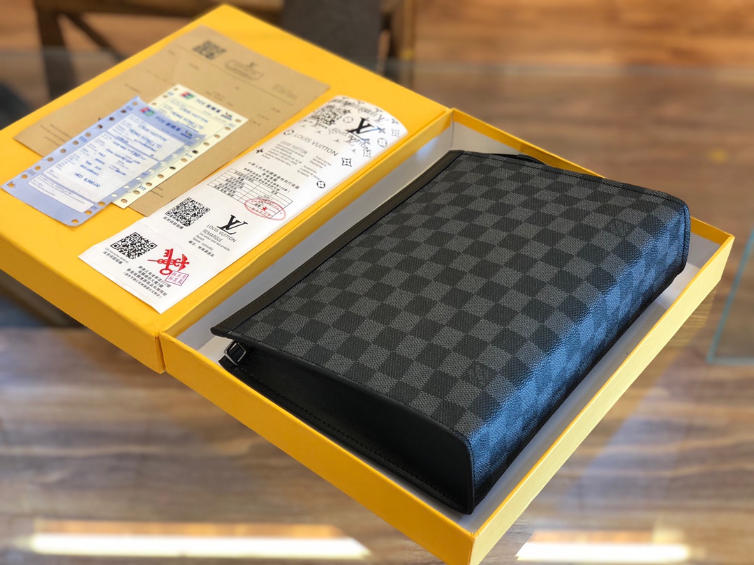 LOUIS VUITTON（ルイヴィトン）クラッチバッグ-BRAND OFF