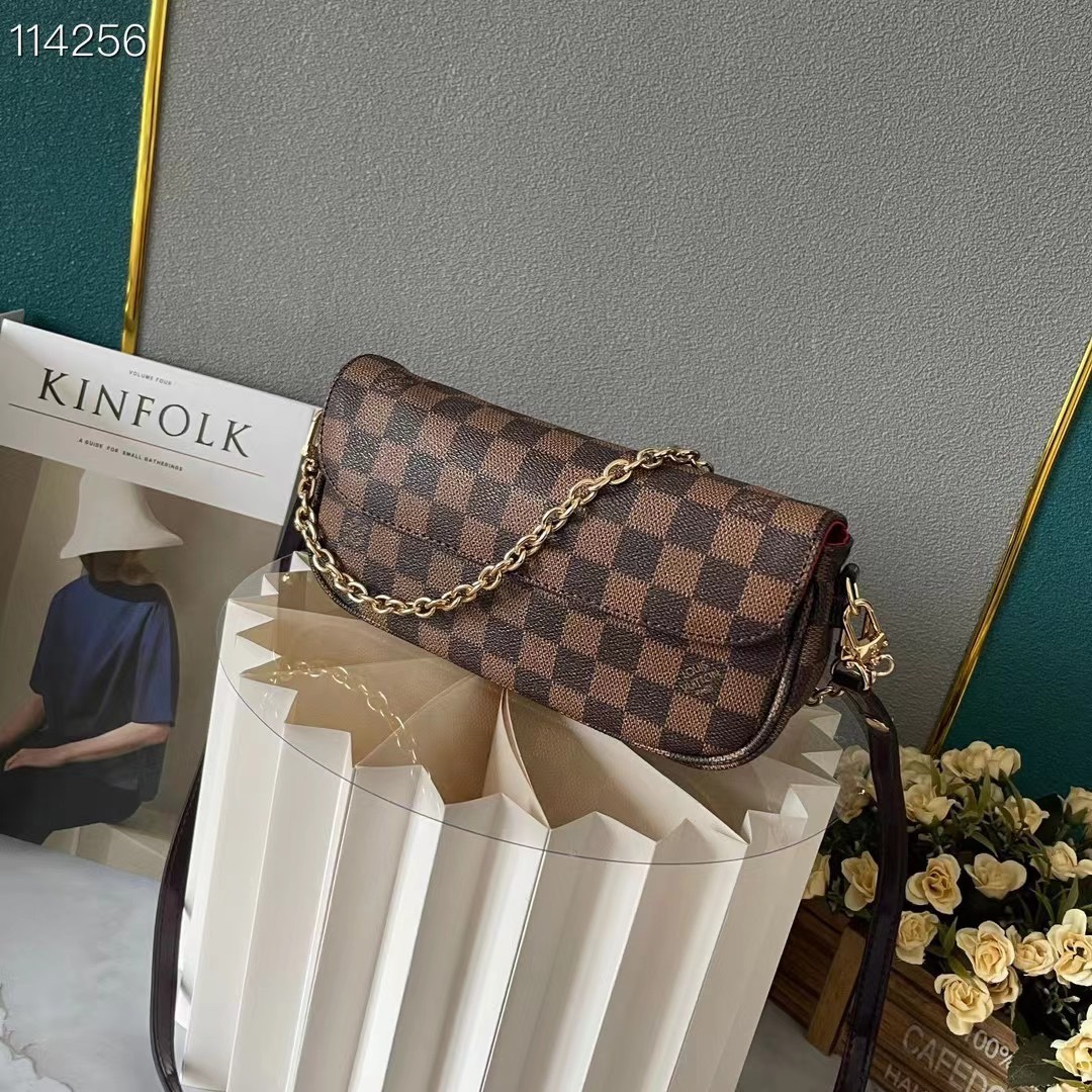 LOUIS VUITTON ルイヴィトン Wallet On Chain Ivy M81992-BRAND OFF