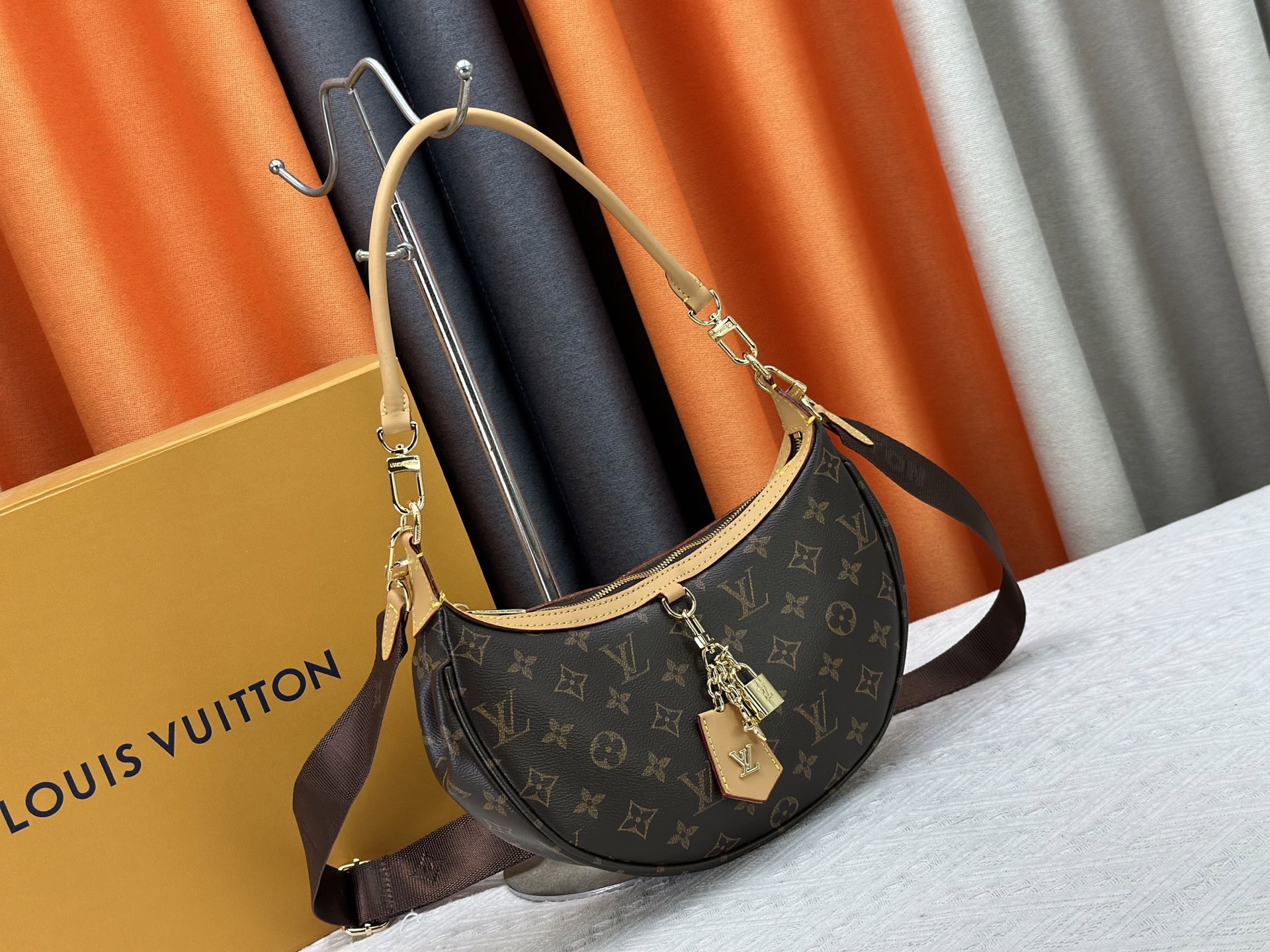 LOUIS VUITTON（ルイヴィトン）loop hobo ショルダーバッグ M12939-BRAND OFF