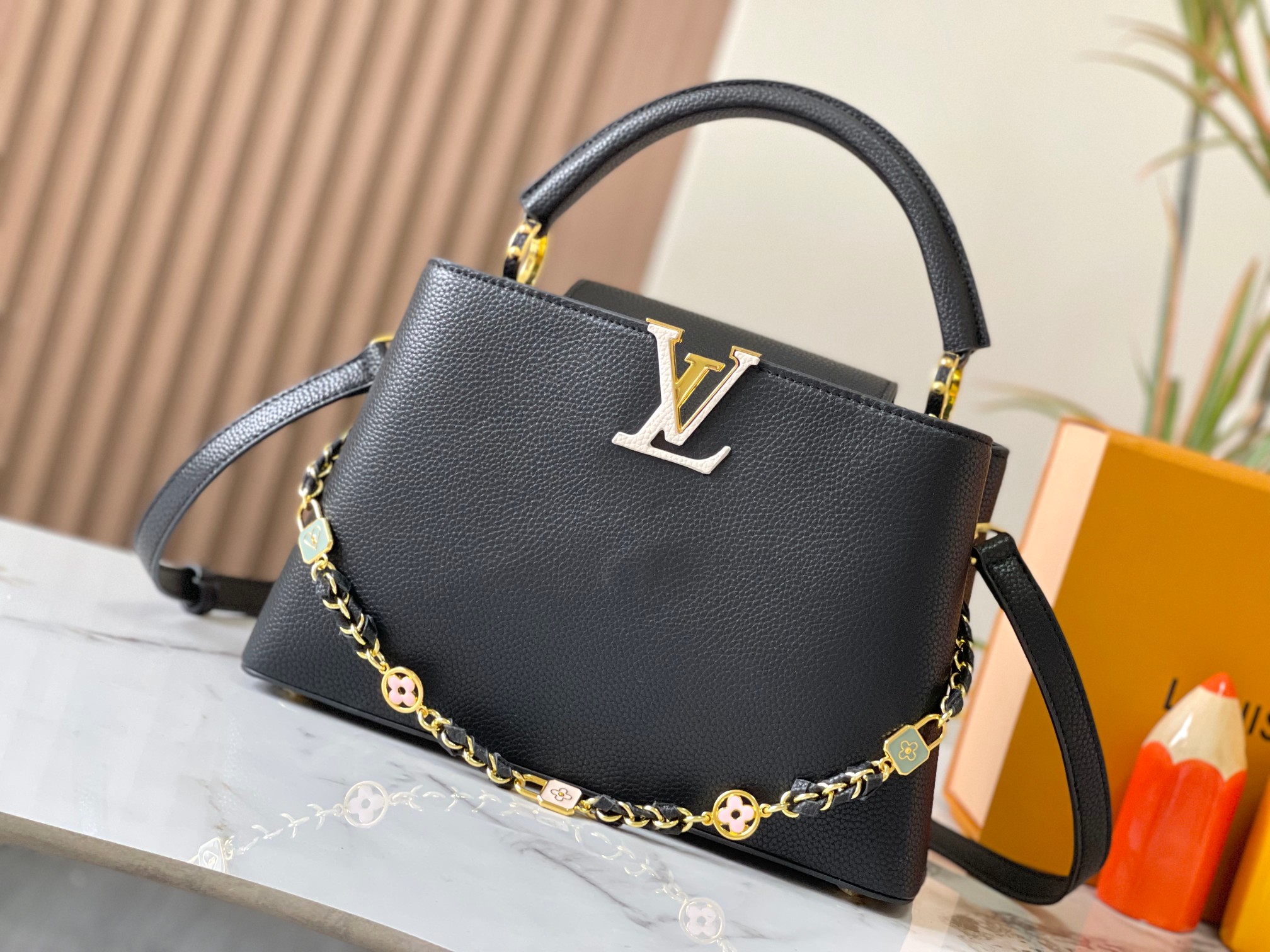 LOUIS VUITTON ルイヴィトン CAPUCINES クロスボディバッグ-BRAND OFF