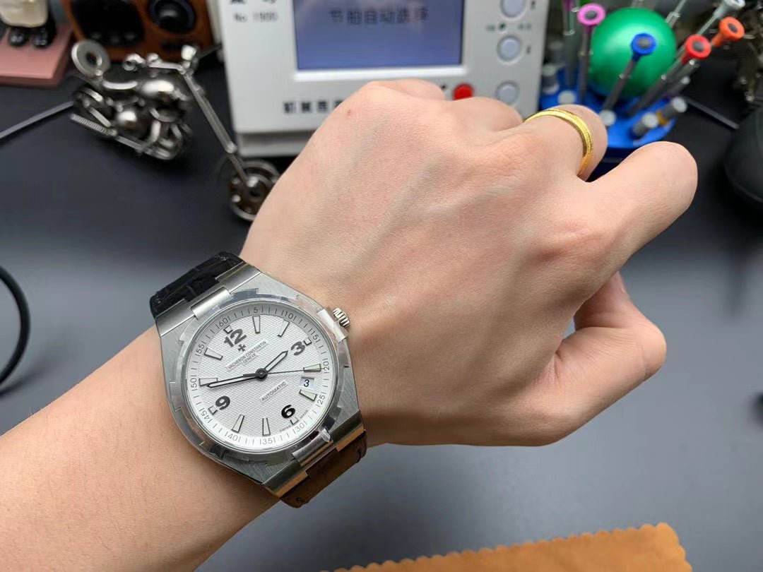 ヴァシュロン・コンスタンタン オーヴァーシーズ 世界限定３５０本 47040/000A-9008-BRAND OFF