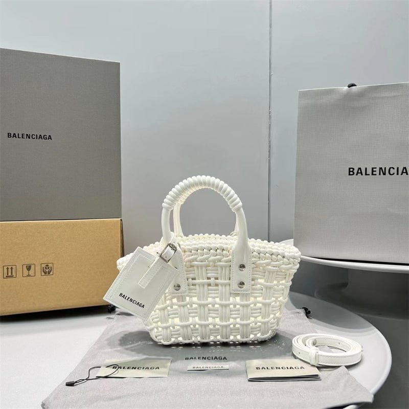 Balenciaga BISTRO XXS ストラップ付きバスケット ホワイト6780282IE3Y9000-BRAND OFF