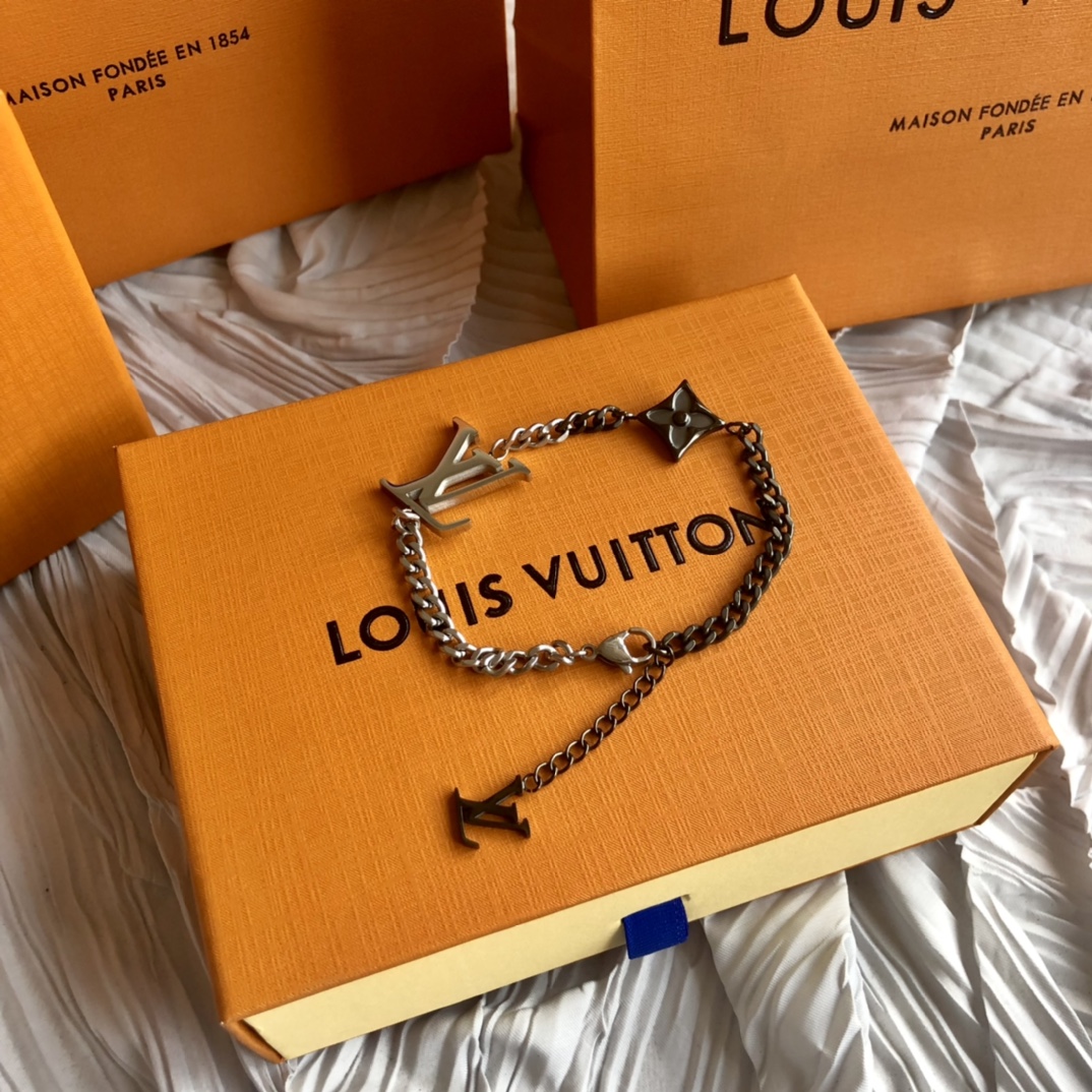 LOUIS VUITTON（ルイヴィトン）チェーンブレスレット-BRAND OFF