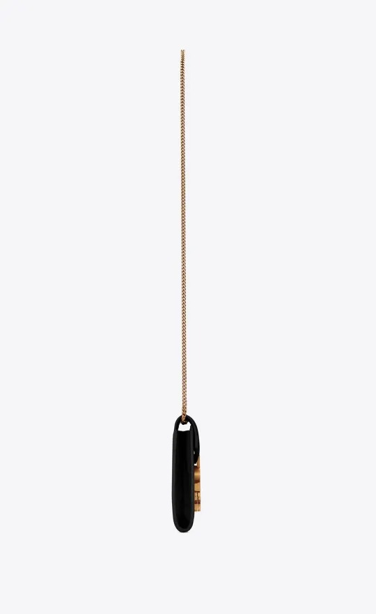 【Saint Laurent】✨今季のトレンド！★オードリー亜谷香さん愛用★カサンドラ チェーンウォレット（グレイン ド プードル エンボス-BRAND OFF