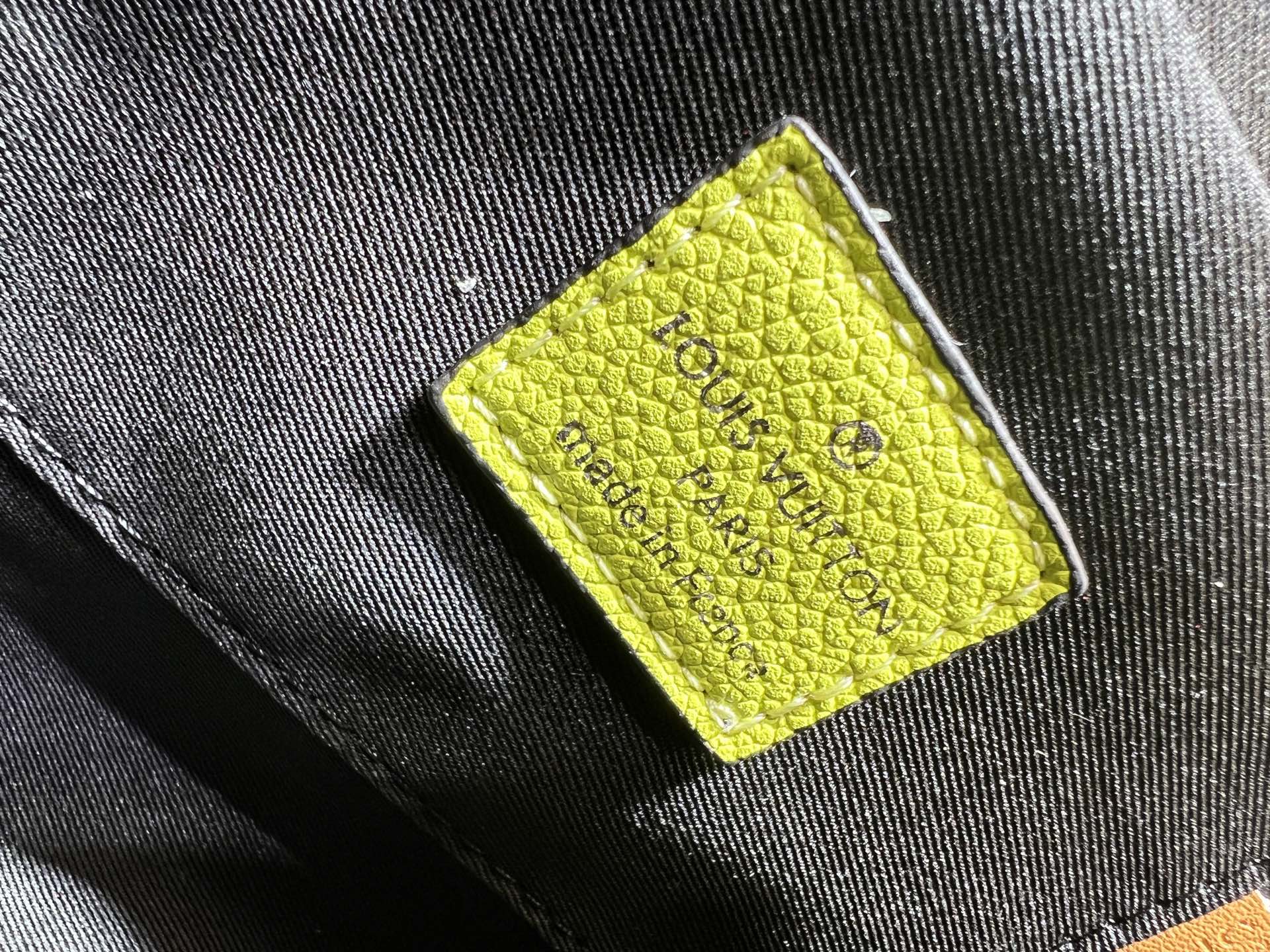 LOUIS VUITTON ルイヴィトン PULSE ショルダーバッグ M14079-BRAND OFF