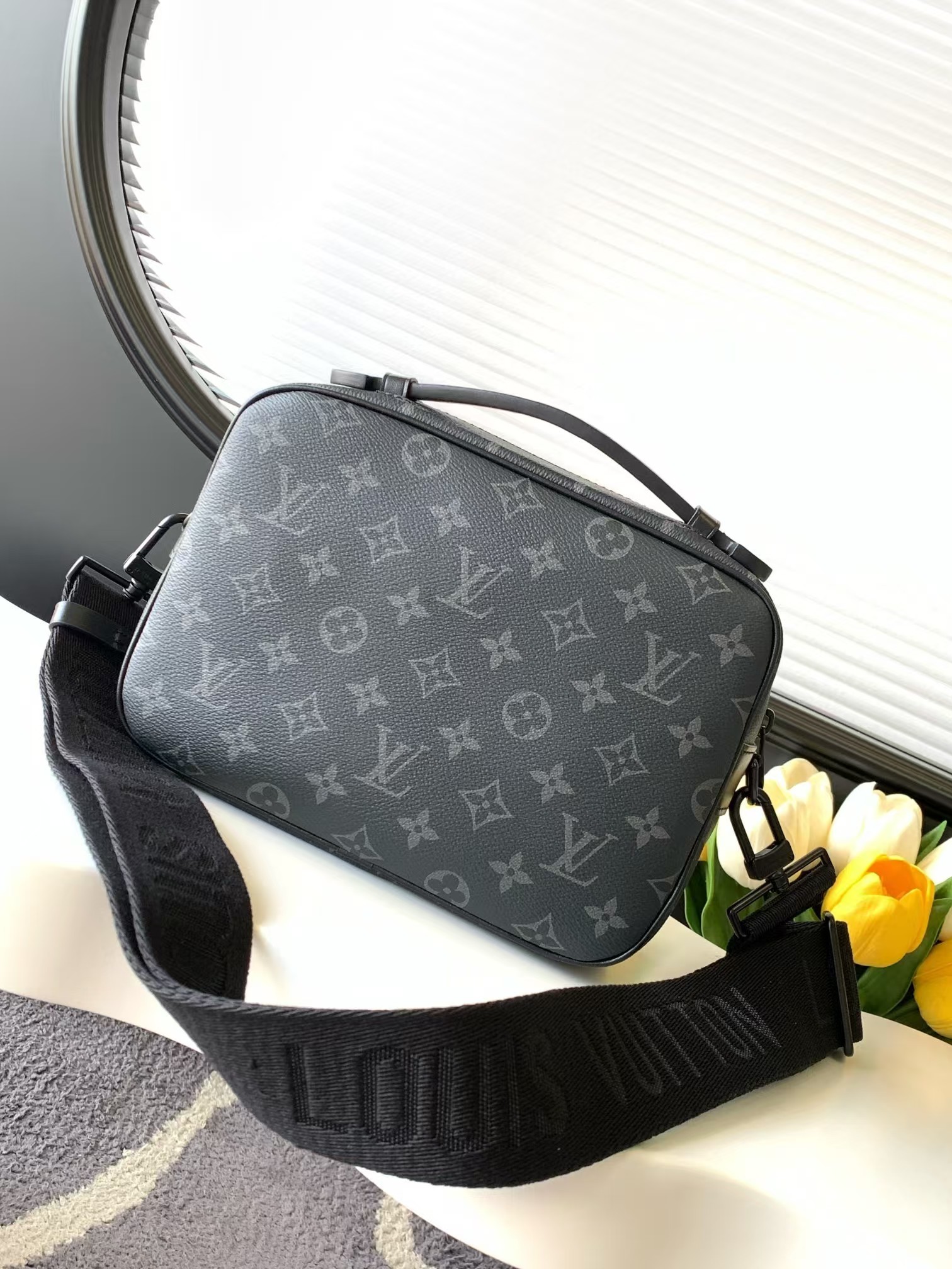 Louis Vuittonルイ・ヴィトン S LOCK メッセンジャーバッグM45806-BRAND OFF