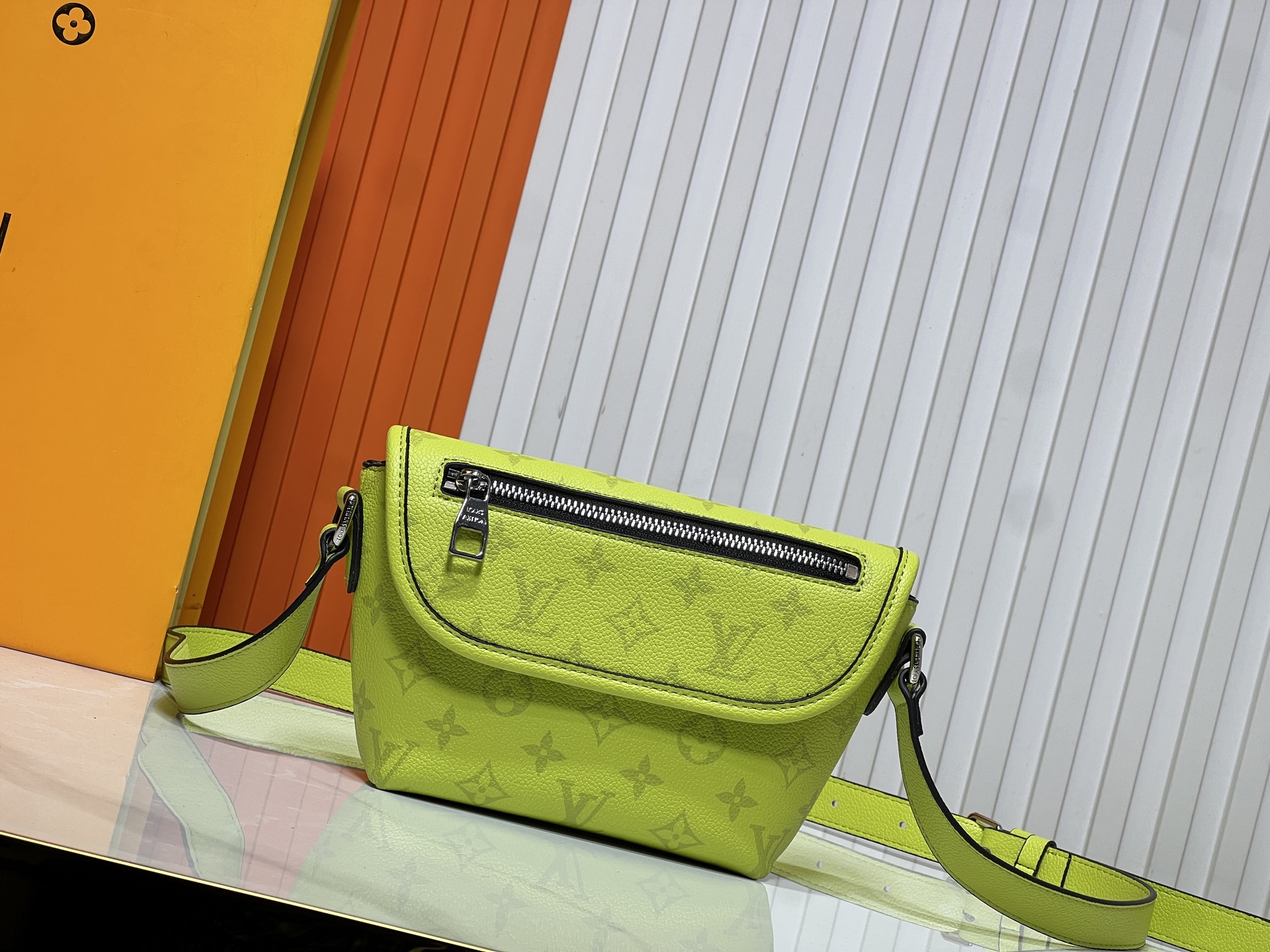 LOUIS VUITTON ルイヴィトン PULSE ショルダーバッグ M14079-BRAND OFF