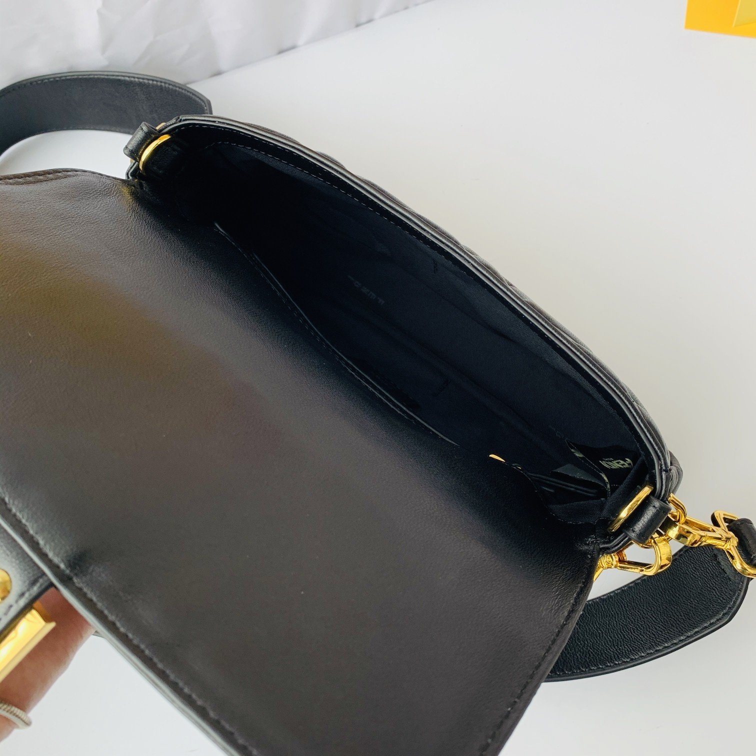 FENDI（フェンディ） メッセンジャーバッグ 26X14X4 CM-BRAND OFF