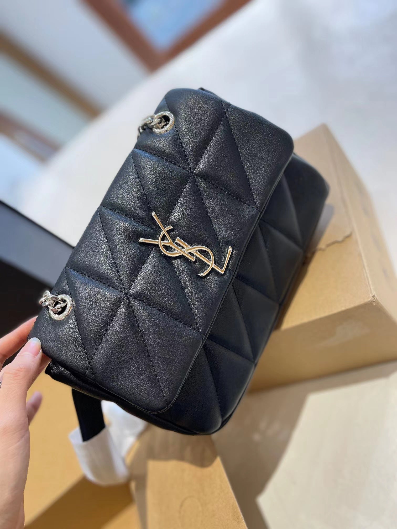 👜Ysl Niki フラップメッセンジャーバッグ 黒と白-BRAND OFF