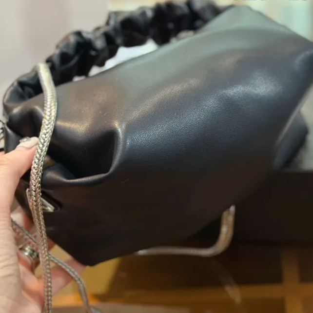 超人気 PRADA vintage ギャザー弁当袋-BRAND OFF