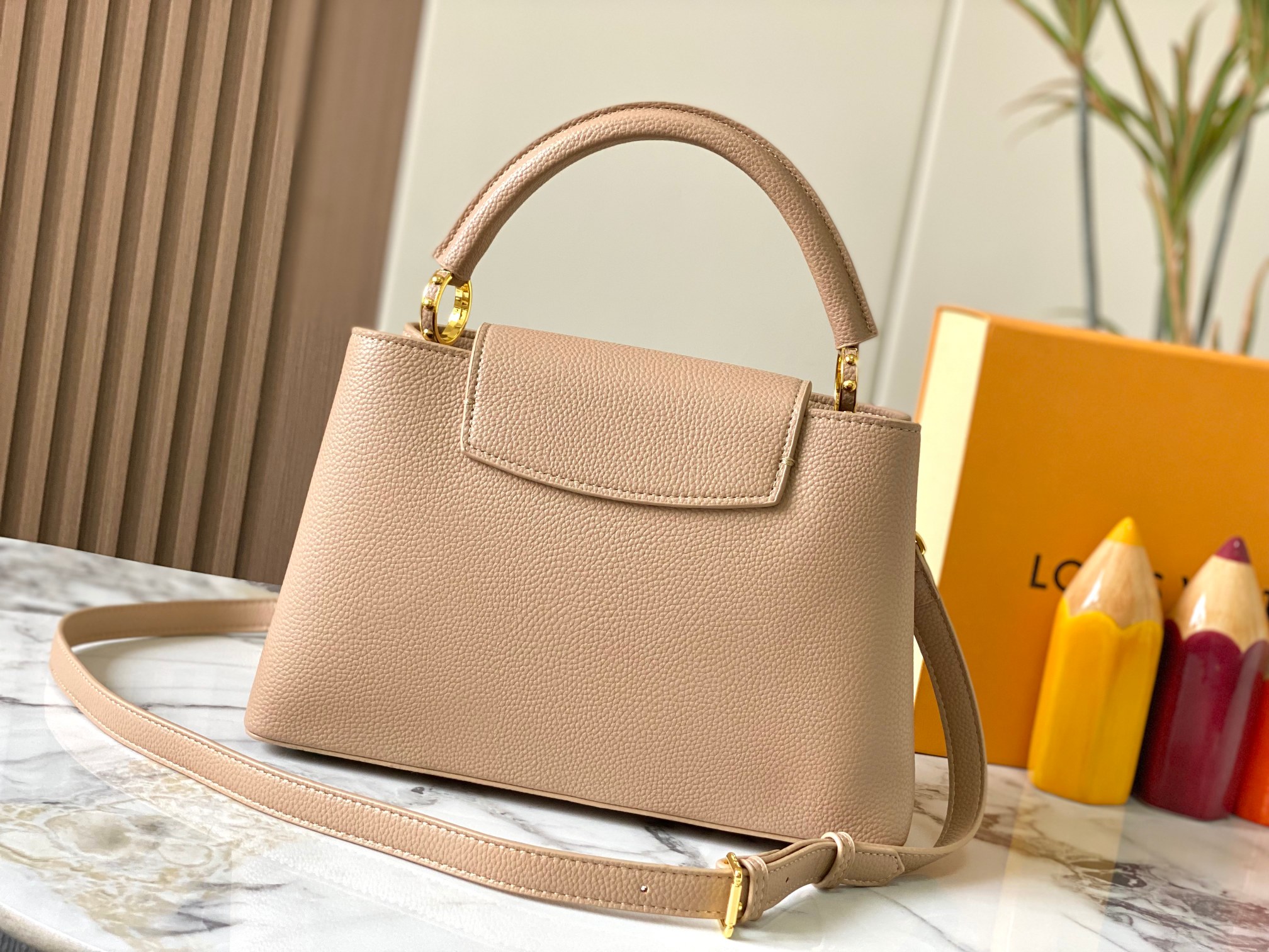 LOUIS VUITTON ルイヴィトン Capucines ハンドバッグ M12938-BRAND OFF