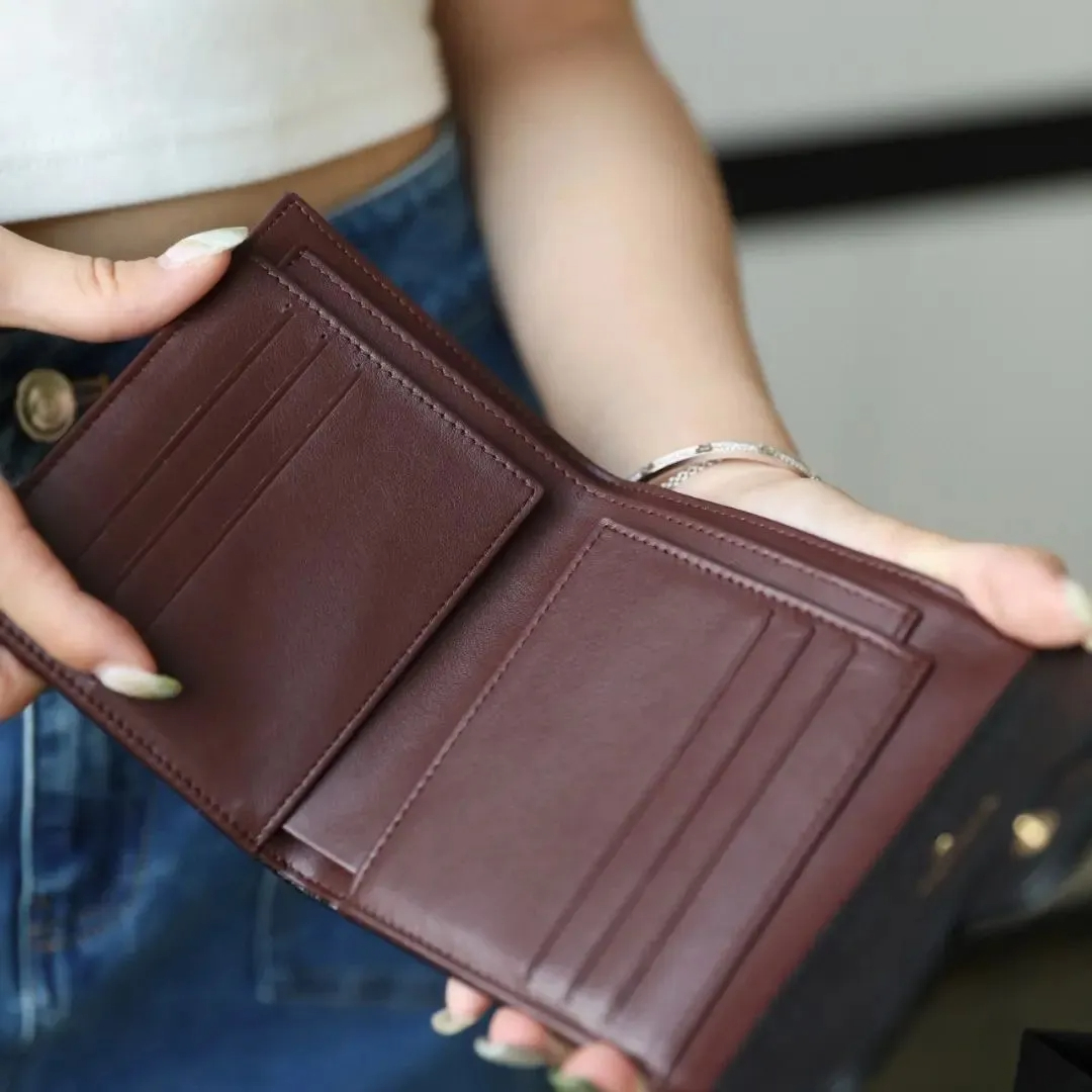《シルエットとロゴが可愛い♪》CHANEL マトラッセ三つ折り財布-BRAND OFF
