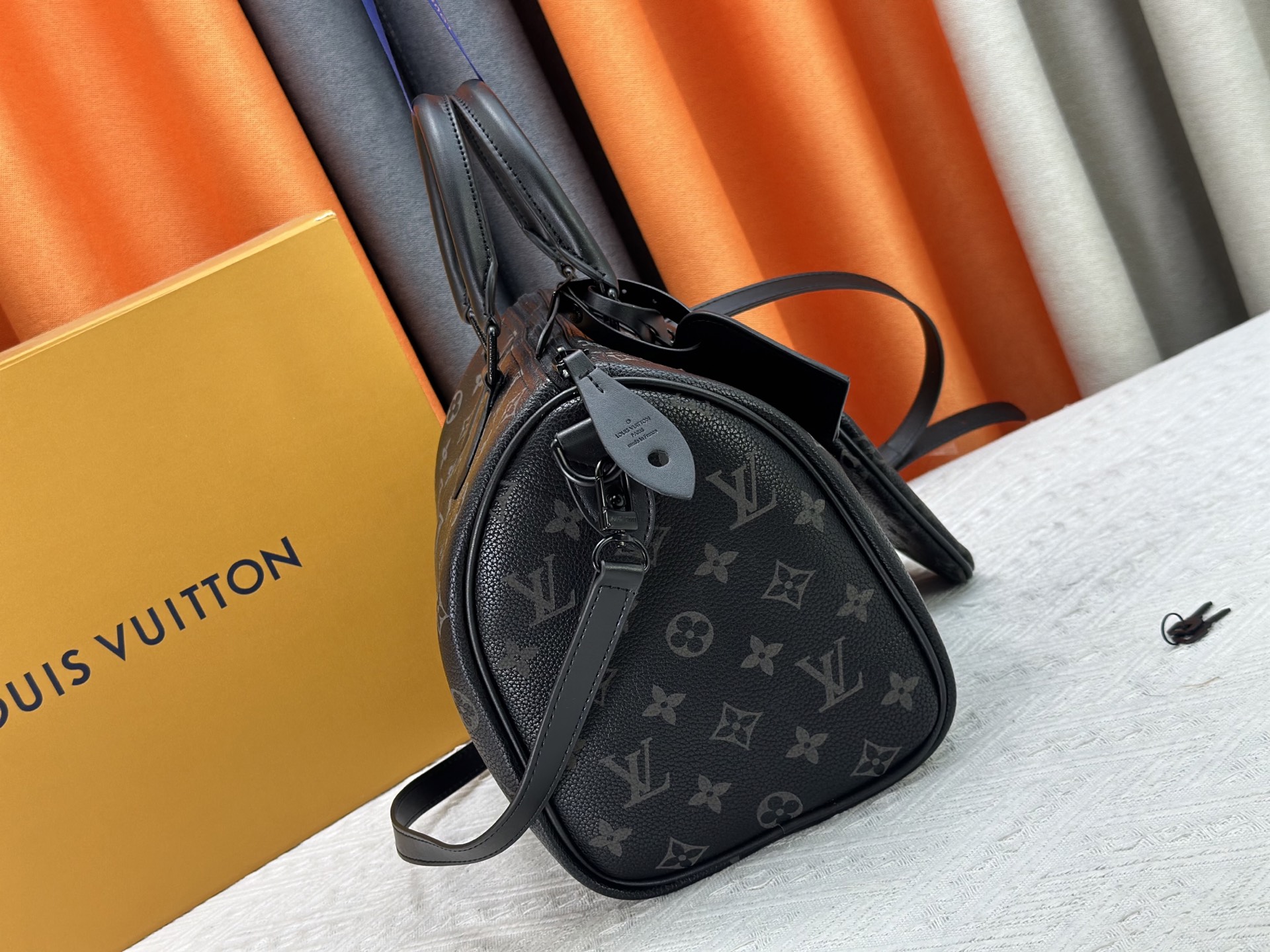 LOUIS VUITTON（ルイヴィトン）SEEDY SOFT 30 クロスボディバッグ-BRAND OFF