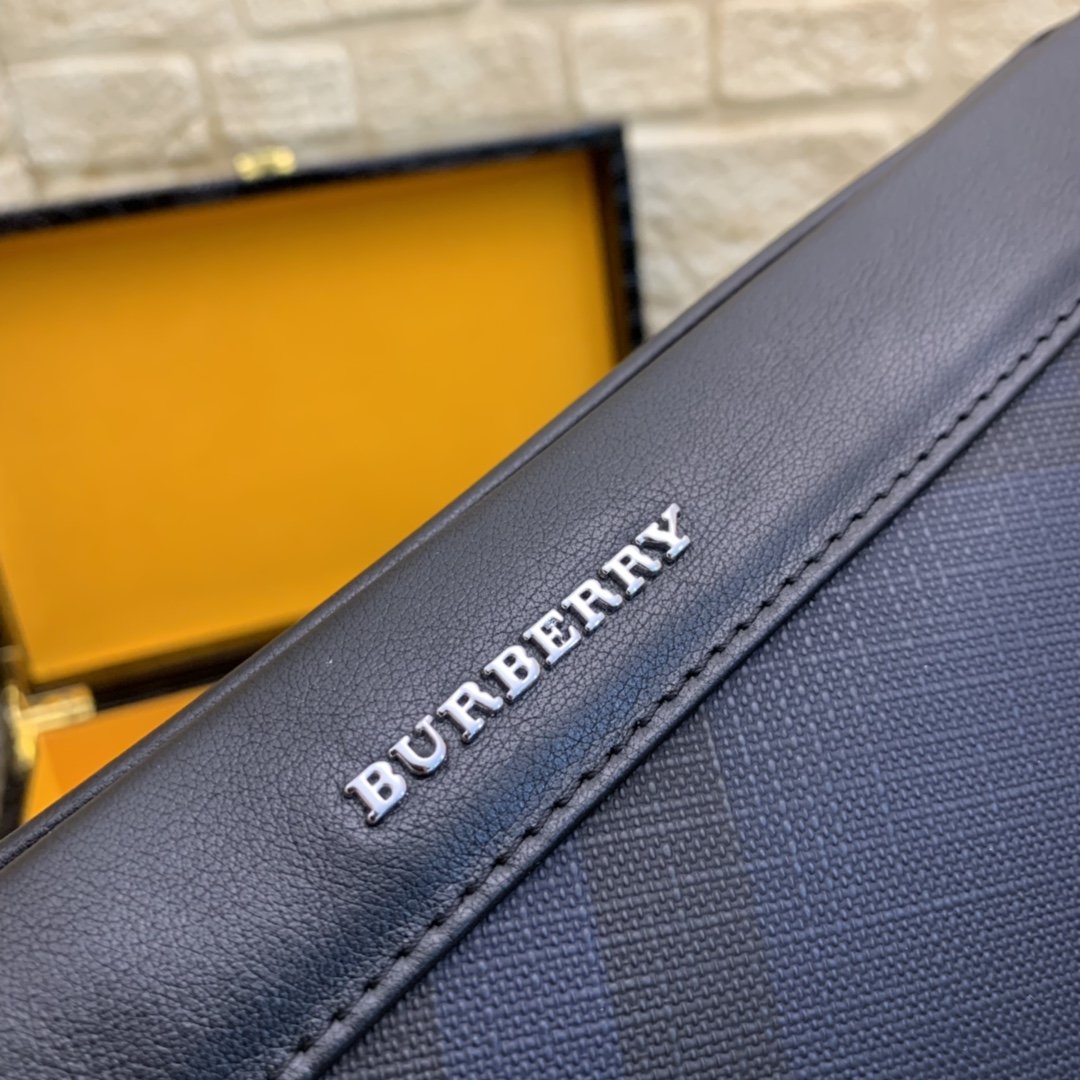 BURBERRY（バーバリー）クラッチバッグ 28X18X3CM-BRAND OFF