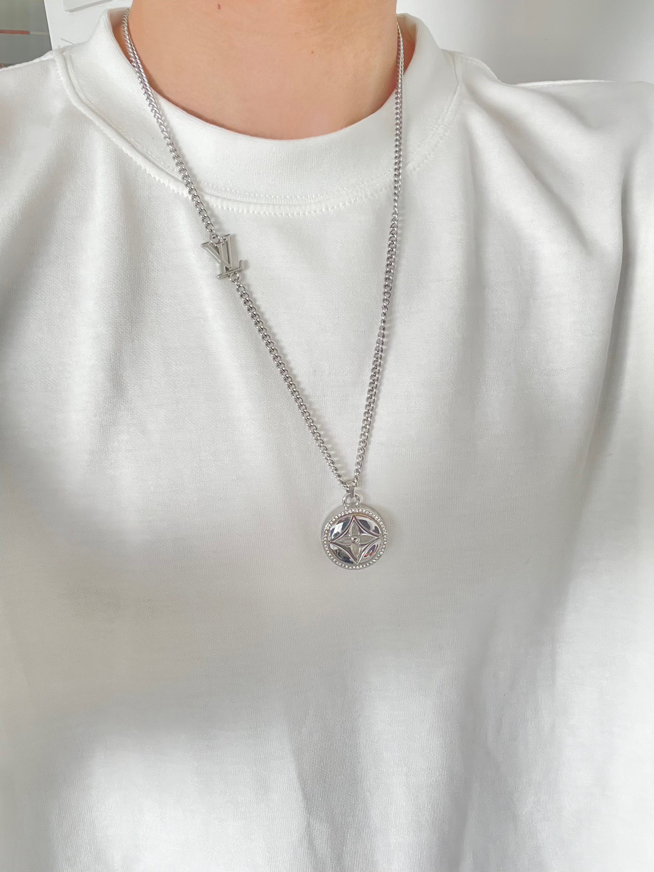 LOUIS VUITTON（ルイヴィトン）ネックレス-BRAND OFF