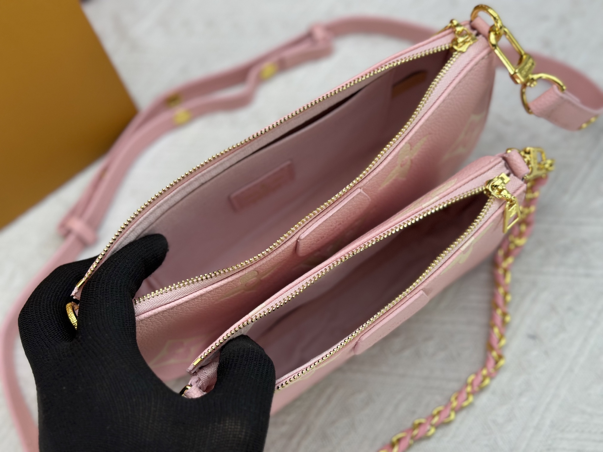 LOUIS VUITTON ルイヴィトン スリーピースのショルダーバッグ-BRAND OFF