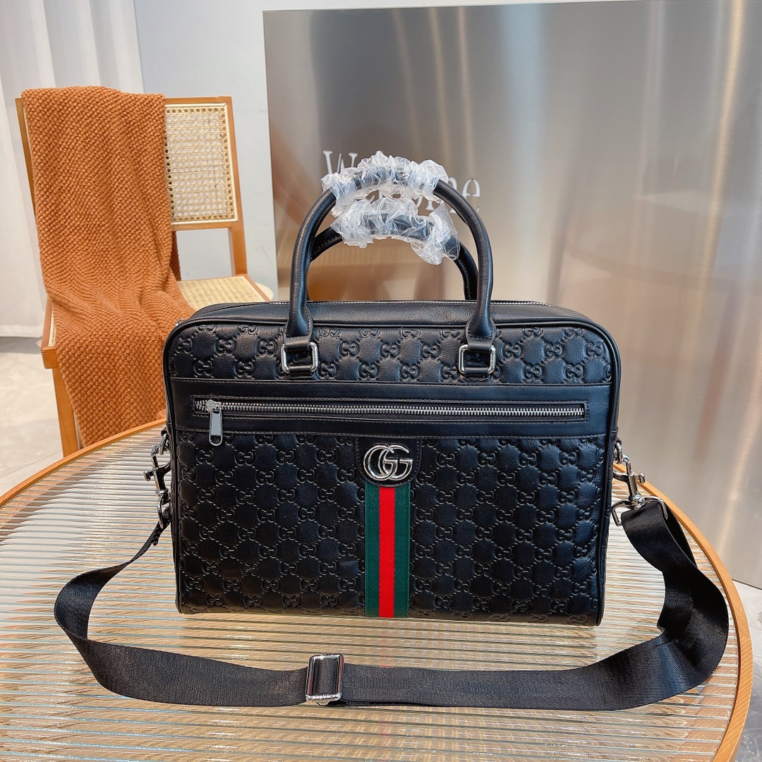GUCCI(グッチ) ショルダーメッセンジャーバッグ-BRAND OFF